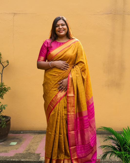 Roshni Vaayu Saree