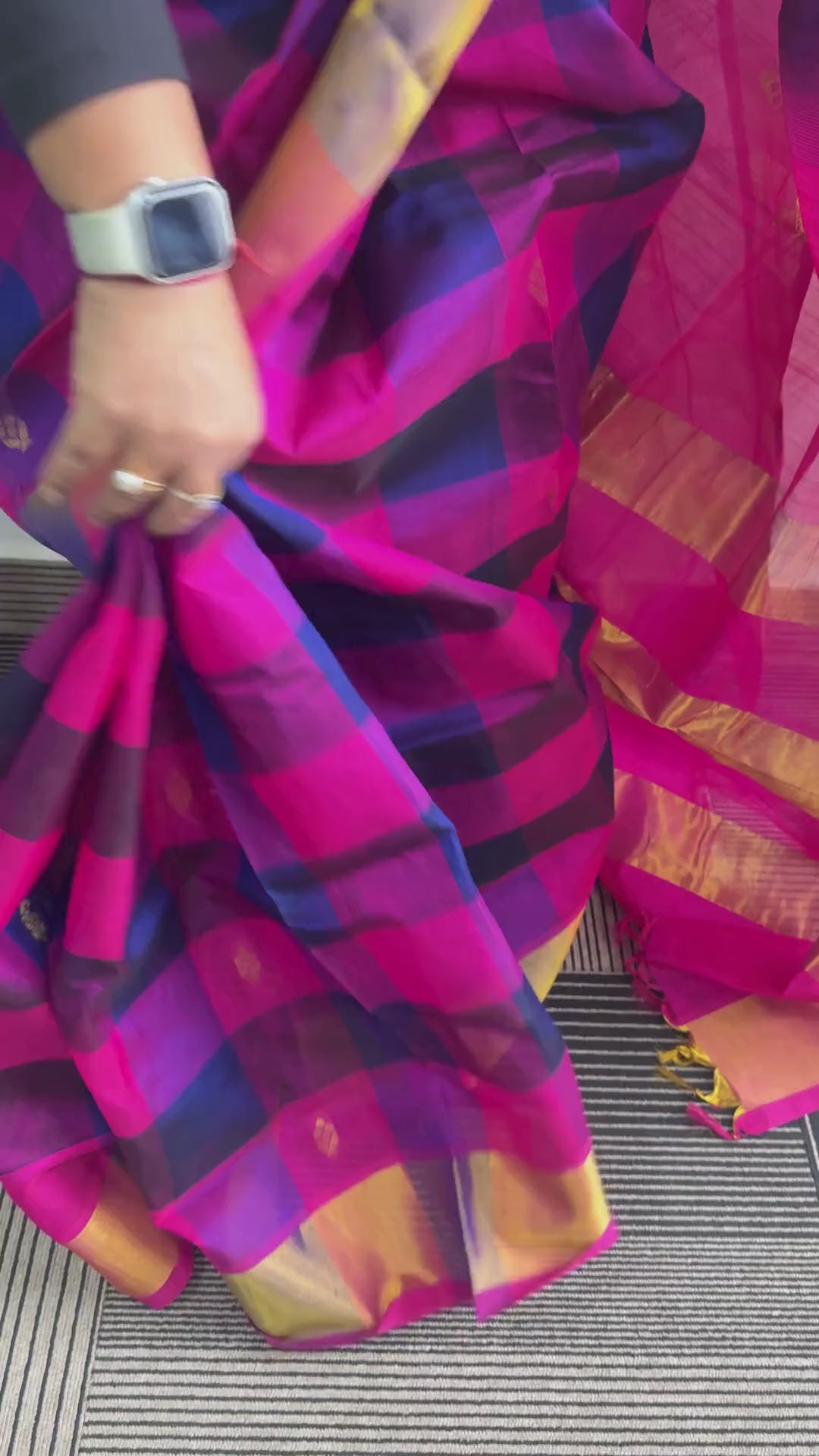 Ambar Vaayu Saree